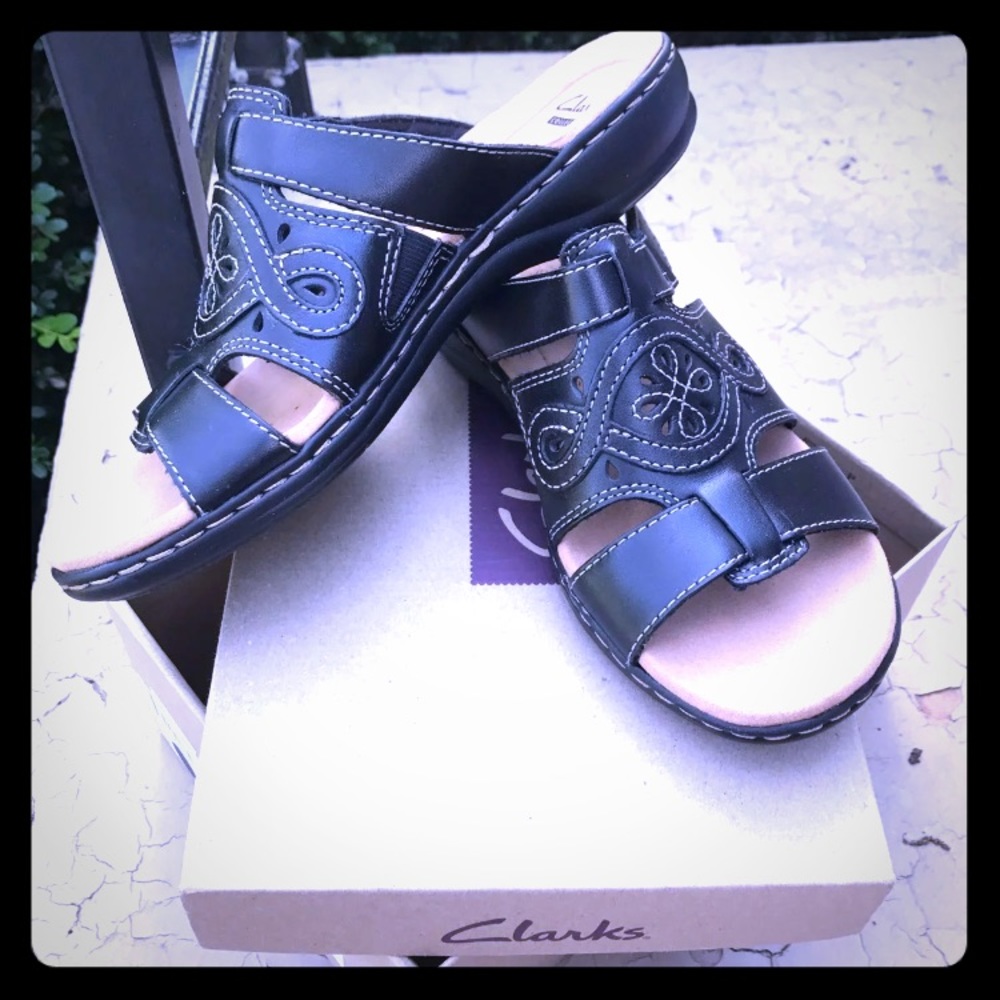 NWB clarks sandals